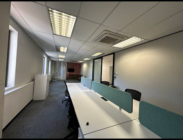 74M² OFFICE TO LET IN SANDTON CENTRAL